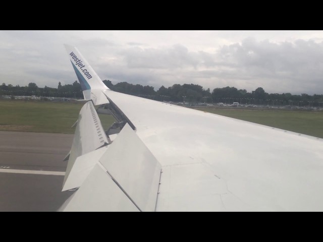 Westjet 767-300 Landing in Gatwick