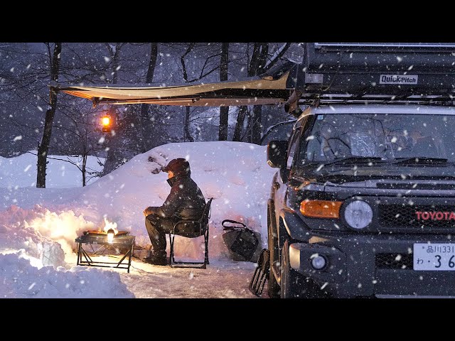 Coziest SNOW Camping in Japan [ SOLO Relaxing under the gentle Snow with Comfort Food, ASMR ]