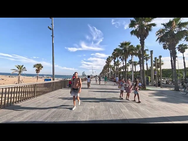 Walking VRr video of Barcelona Beach