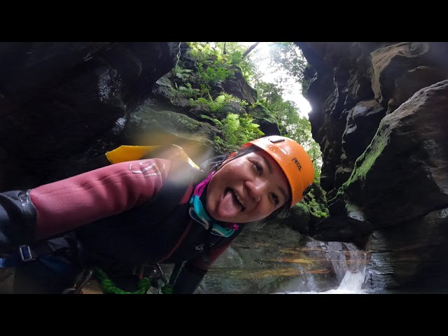 Canyoning in Blue Mountain Desi's adventure