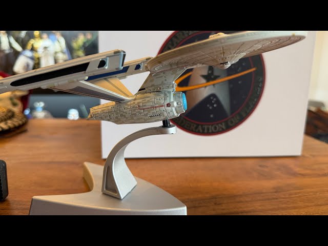 Unboxing of The CORGI U.S.S Enterprise NCC-1701 (Refit)