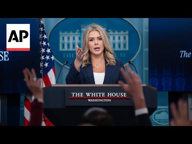 White House defends blocking AP reporter from Oval Office