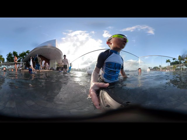 ولدي علي يغوص My kid Ali diving