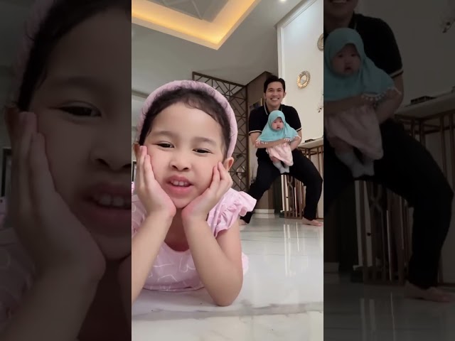 Ketika nitip anak sama suami buat di jagain  Eh malah begini 😂 Suami emang aneh2 kalau jagain anak