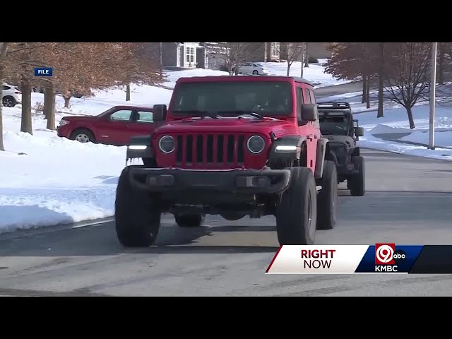 When snow hits, Midwest Krawlers hit the highways to help first responders