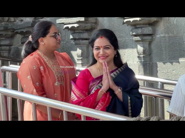 Tollywood Singer Sunitha Looking Super Simple At Tirumala Temple