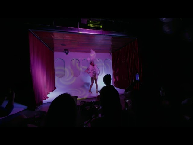 Madame Rouge Cabaret Extravaganza Show 02 Fever and Big Spender YT Short 3D SBS 180