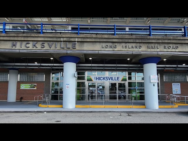 MTA Long Island Railroad Evening Rush Hour action at Hicksville Station (6/26/24)