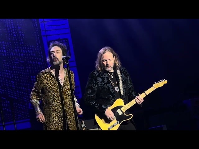 The Black Crowes - Thorn in My Pride live in St Louis, MO 2024