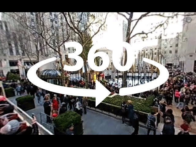 360 Degree Video - Big Bus New York - Passing Rockefeller Center Christmas Tree