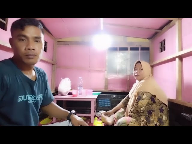 Di guyur hujan deras||camping di hutan tidur nyenyak di mobil bersama istri.