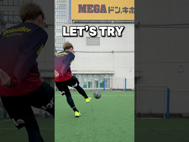 Tips on how to play a gyro shot#viral #shorts #soccer #goleador #skills #shoot