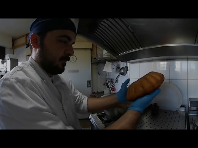 Pasticceria Elena preparazione babà