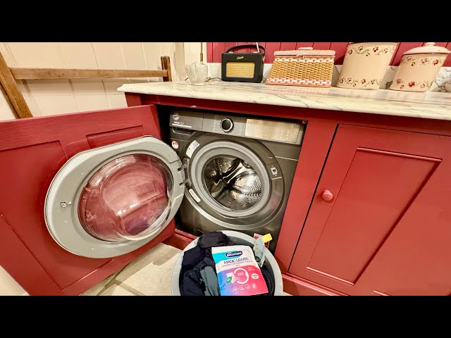 Do Laundry With Me 15 Minutes Clean With Kate #laundryroutine #laundrytips #laundrymotivation