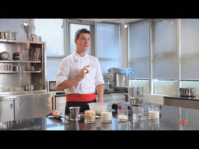 Les Essentiels - Techniques de l'Ecole Valrhona - La Crème Namelaka