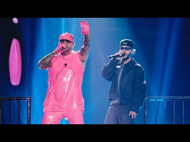 Wisin y Mora en una conexión explosiva al cantar 'Bien Loco' en Latin American Music Awards