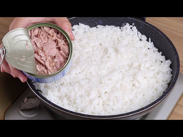 ¿Tienes arroz y atún enlatado en casa? Haz esta receta súper fácil.