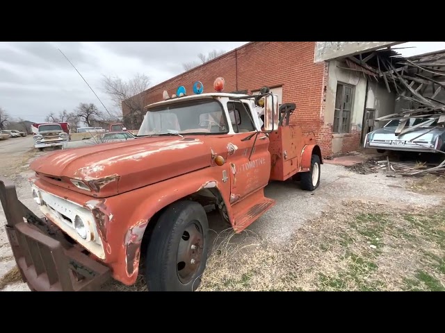 1962 Chevrolet Wrecker by LDM© The Towing Magazine