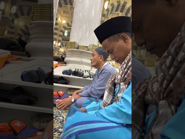 ADZAN ISYA’ DI MASJID NABAWI MADINAH