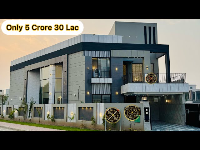 14 Marla Corner Villa 🏡 Available For Sale in Bahria Town Lahore Only 5 Crore 30 Lac 0321-7677775