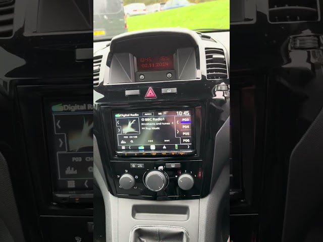 Vauxhall Zafira Wireless CarPlay, HMDI DMX8021DABS #automobile #carentertainment #carplay