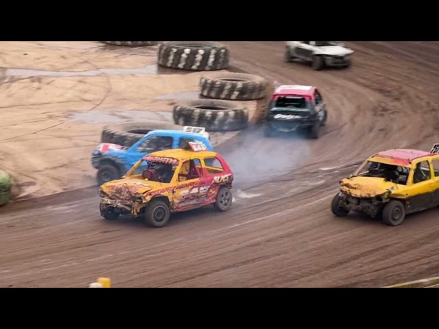 Junior banger final highlights lots of Action Icebreaker kings Lynn 2025