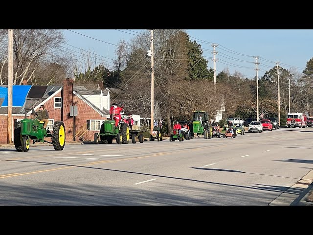 One of the Oldest Christmas ￼ Parade on Christmas Day!