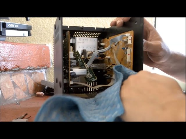 ASMR - DEEP CLEANING TEN YEAR OLD STEREO. / LIMPIEZA PROFUNDA A ESTEREO DE UNA DECADA.