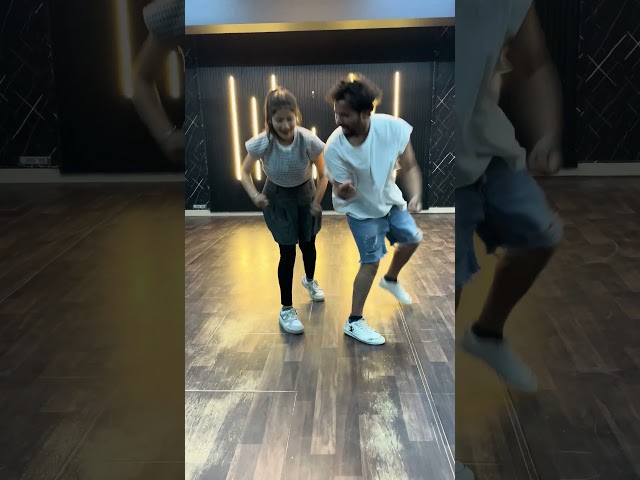 Bukhar ban ja 🔥🥵 #shorts #youtubeshorts #viral #dance #brothersister