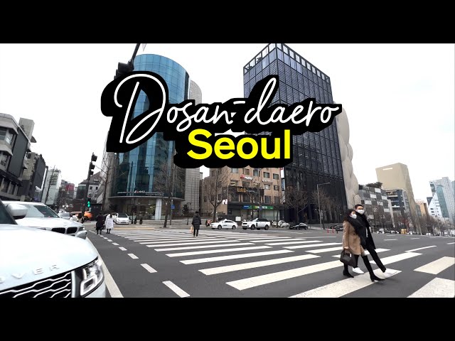 [4K HDR] Seoul Walking Tour - Gangnam Dosan-daero, 2022 🇰🇷 Korea, A street full of luxury car stores