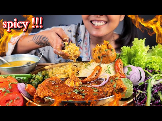 COOKING & EATING SPICY VEG OMELETTE GRAVY WITH DAL CHAWAL, BHINDI BHAJI, SPICY ALOO BHORTA & CHILLI