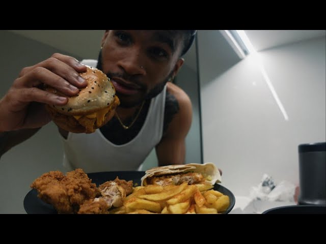 Black American Guy Tries KFC in SOUTH AFRICA