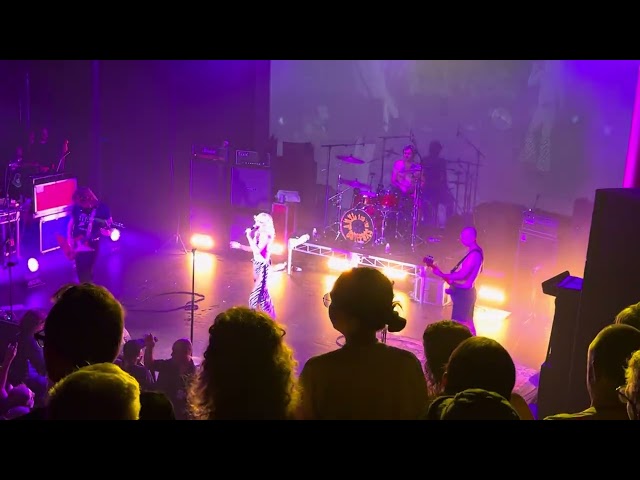 Amyl and the Sniffers - U Should Not Be Doing That @ The Tivoli, Brisbane, Australia 2025