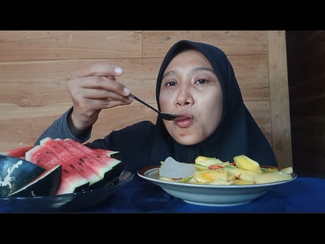 DIJAMIN BIKIN NGILER !! MUKBANG RUJAK MANGGA PAKE GULA PASIR  RASANYA KAYAK MANISAN #asmr