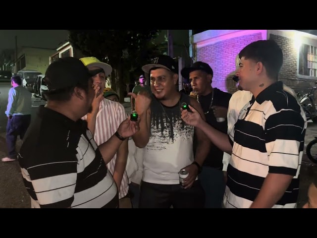 COTORREAMOS CON UNA PANDILLA DE NOCHE 🤫 los eskineros de la Jesus cabello