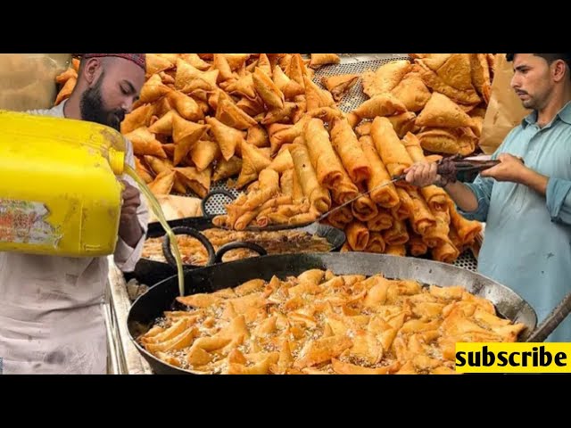 Spicy Curry Samosa | world Famous Pakistani Samosa | Pakistan street food KARACHI|