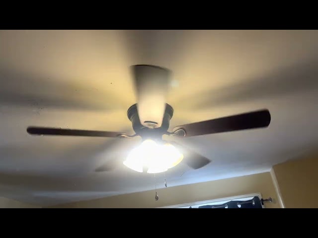 52" Harbor Breeze Centreville ceiling fan (2 of 2)