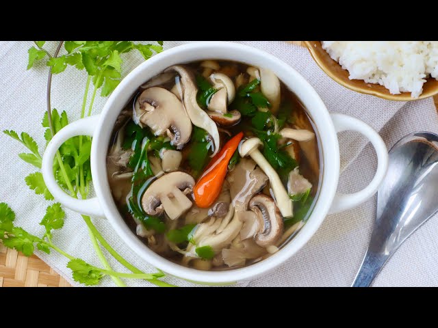 SIMPLE MUSHROOM SOUP (Nceb Hau)