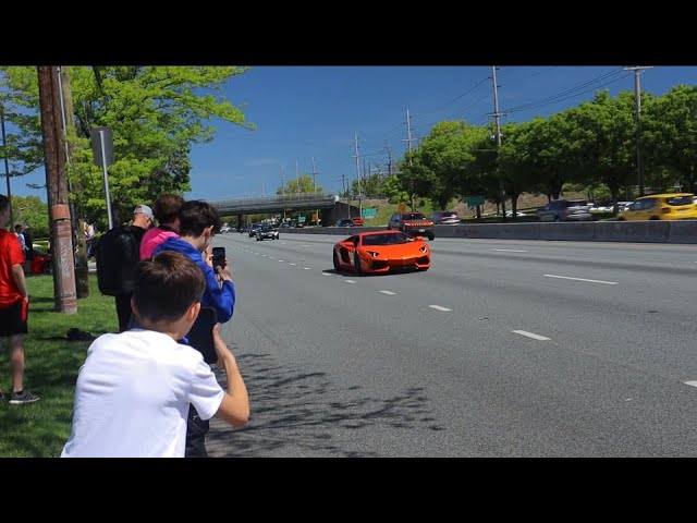 LOUD Aventadors & Lambos Leaving Car Meet!