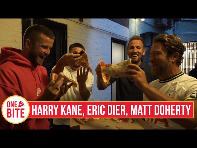 (Harry Kane, Eric Dier, Matt Doherty) Barstool Pizza Review - Homeslice Neal's Yard (London, UK)