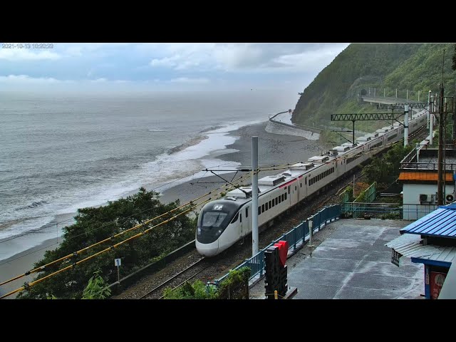 【台東即時影像精華】多良車站2021-10-15 EMU3000型電聯車