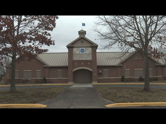 Mayor Schlicher updates on management of the aquatic center