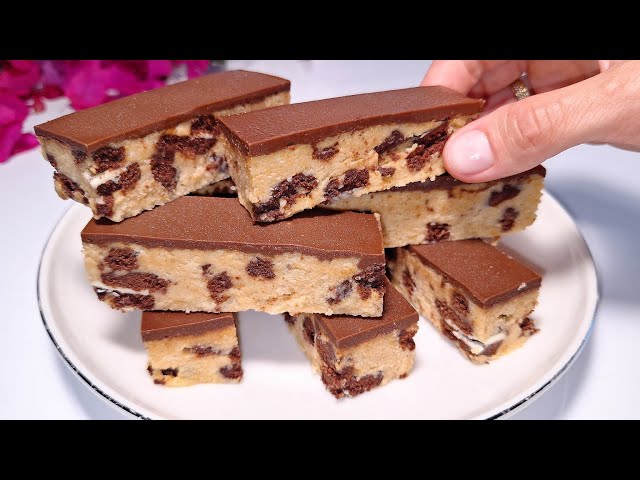 Quick and tasty no-bake dessert in 8 minutes, so easy to make! No eggs, no oven, no flour!