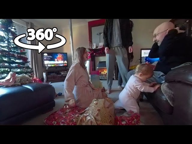 360 VR - Chloes First Christmas