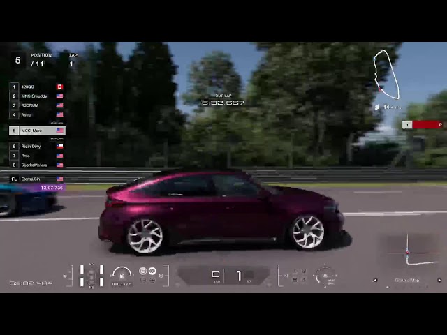 Gran Turismo 7 cruising cutting up