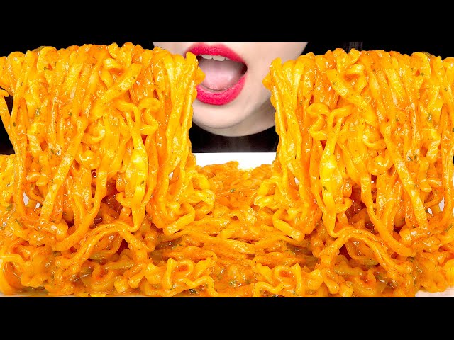 ASMR CHEESE CARBO FIRE NOODLES 치즈까르보불닭볶음면 먹방 MUKBANG EATING SOUNDS 咀嚼音 | ZOEY ASMR