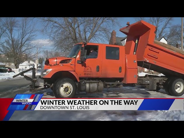 St. Louis readies for winter storm, aims to improve past response