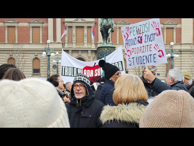 Uživo: Penzioneri blokiraju Beograd; studenti pristižu sa svih strana da s njima budu, a Vučić...