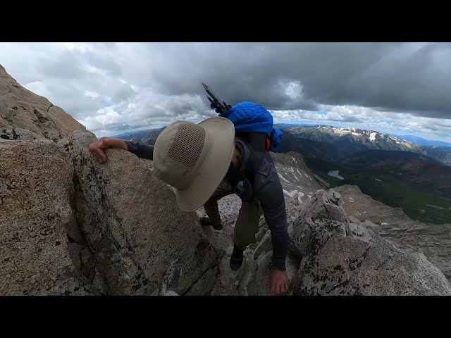 Climb, hike, & run down from Snowmass Mtn - 360-DEGREE (4k UHD)