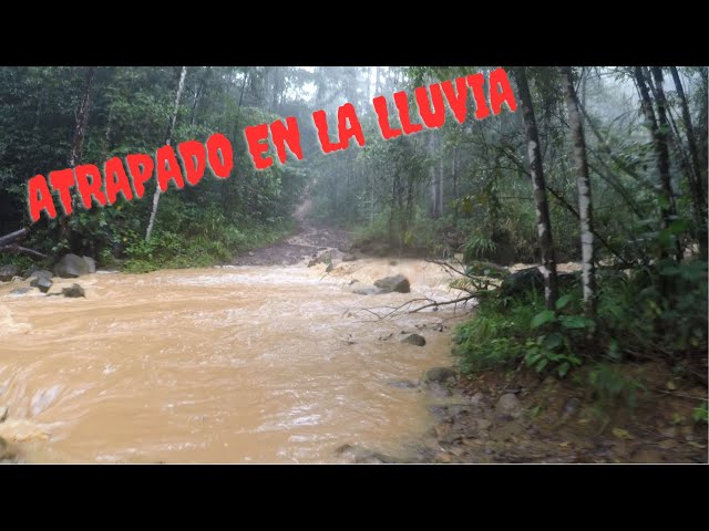 "Acampando Solo en la TORMENTA"